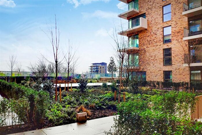 2 Bedroom Apartment To Rent In Cobham House, SE3