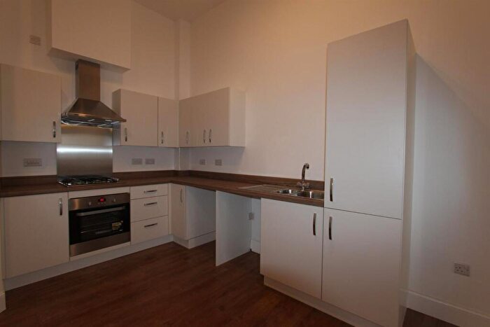 2 Bedroom Apartment To Rent In B Pilmuir Street, Dunfermline, KY12