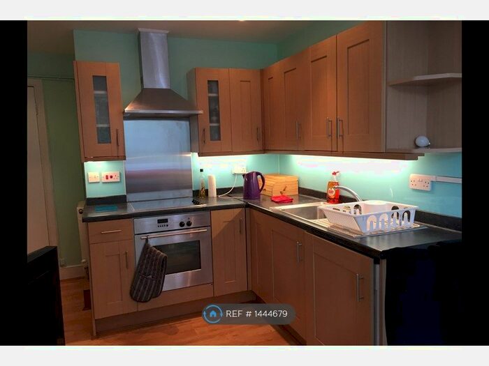 1 Bedroom Flat To Rent In Norbury Crescent, London, SW16