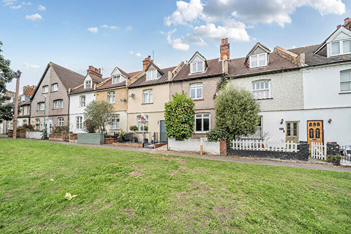 4 Bedroom Terraced House For Sale In Denton Terrace, Bexley, Kent, DA5