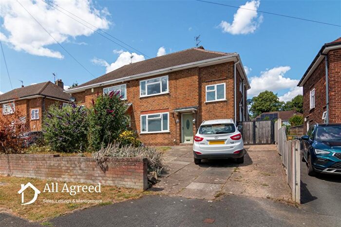 4 Bedroom Semi-Detached House For Sale In Sunningdale Avenue, Heanor, DE75