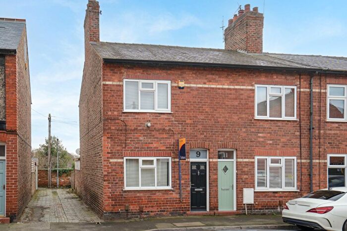 2 Bedroom Terraced House For Sale In Chatsworth Terrace, York, YO26