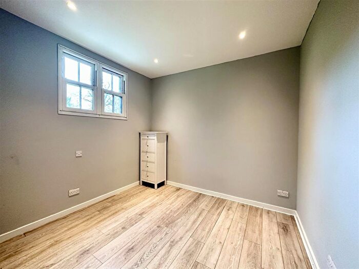 2 Bedroom Barn Conversion To Rent In Old Mill Lane, Uxbridge, UB8