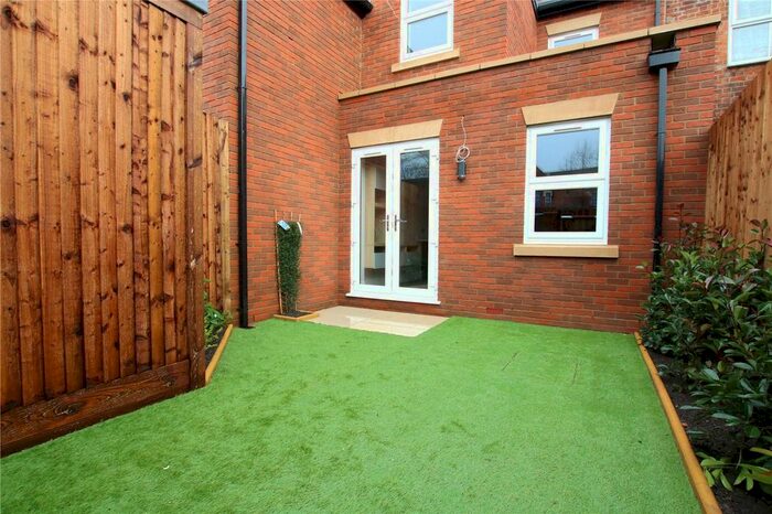 1 Bedroom Flat To Rent In Grayson Court, Wilson Road, Reading, Berkshire, RG30