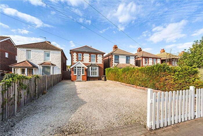 4 Bedroom Detached House For Sale In Southleigh Road, Emsworth, PO10