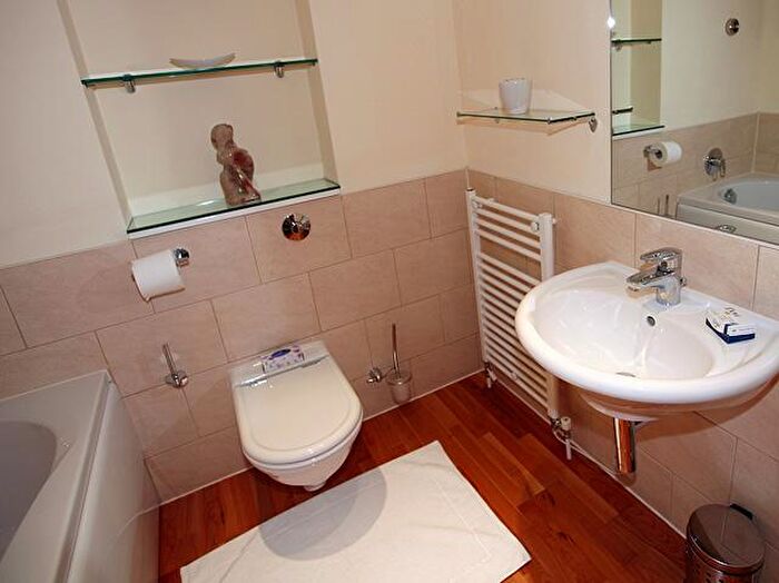 2 Bedroom Apartment To Rent In Dolphin Quays, The Quay, Poole, Dorset, BH15