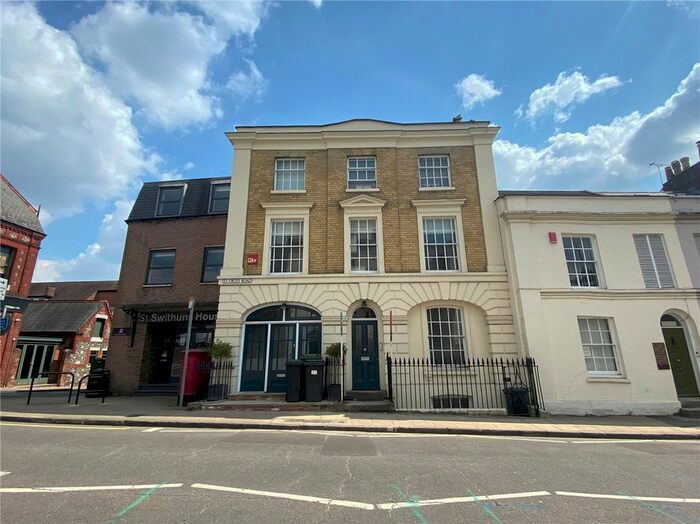2 Bedroom Flat To Rent In St Cross Road, Winchester, Hampshire, SO23