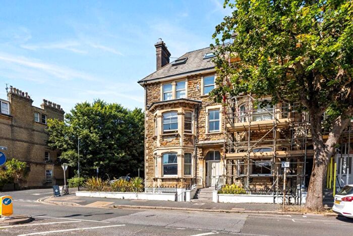 2 Bedroom Apartment For Sale In Cromwell Road, Hove, BN3