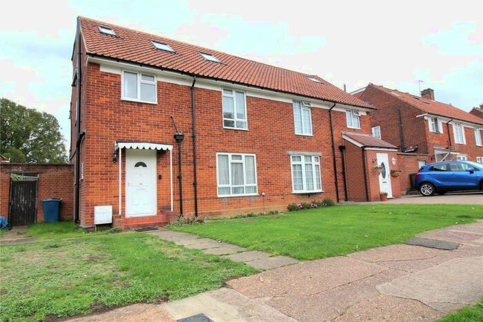 3 Bedroom House To Rent In Morecambe Gardens, Stanmore, HA7