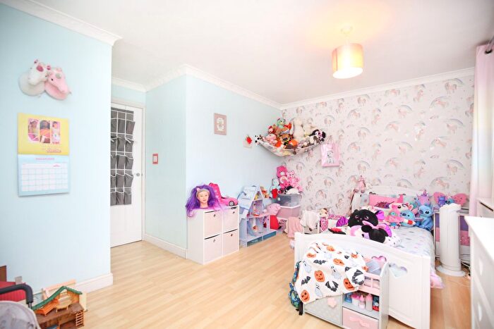 4 Bedroom Detached House For Sale In Loughshaw, Wilnecote, Tamworth, B77