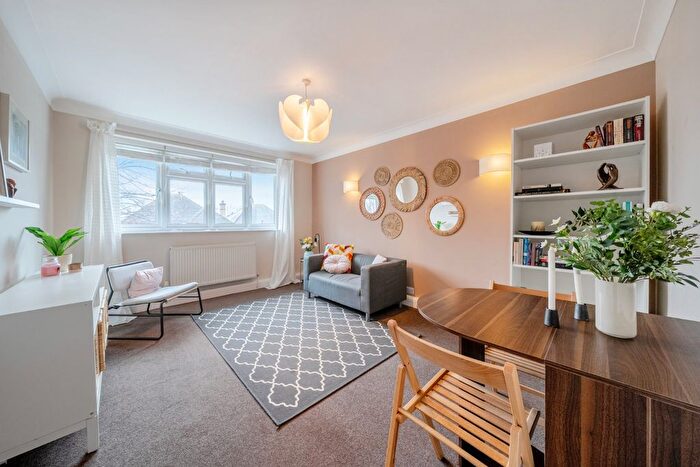 1 Bedroom Flat For Sale In Woodfield Avenue, Streatham Hill, London, SW16