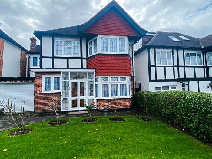 4 Bedroom Detached House To Rent In Vaughan Avenue, Hendon, NW4