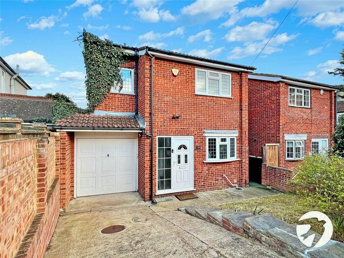 4 Bedroom Detached House To Rent In Holmsdale Grove, Bexleyheath, DA7