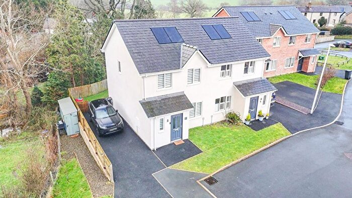 3 Bedroom Semi Detached House For Sale In Cysgod Y Gyrn, Llansilin, Oswestry, SY10