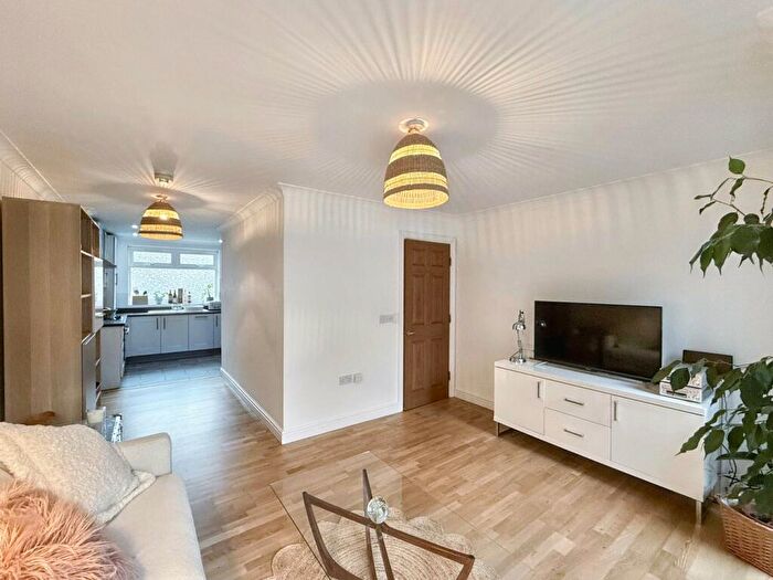 3 Bedroom Town House For Sale In Trafford Road, Alderley Edge, SK9