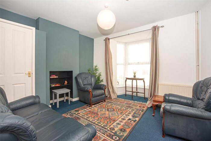 4 Bedroom End Of Terrace House For Sale In Caellepa, Bangor, Gwynedd, LL57