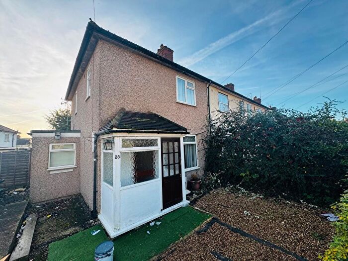 3 Bedroom Semi-Detached House To Rent In Dryfield Road, Edgware, HA8