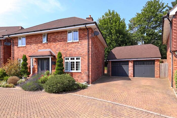 4 Bedroom Detached House For Sale In Maple Tree Close, Blandford Forum, DT11