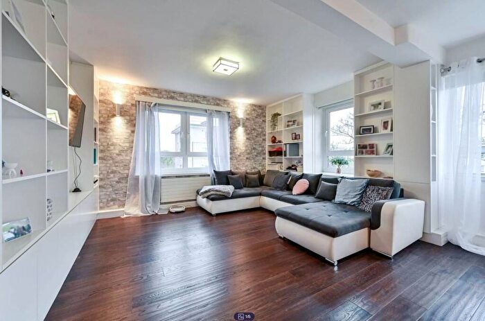 2 Bedroom Apartment To Rent In Kendal Road, London, NW10