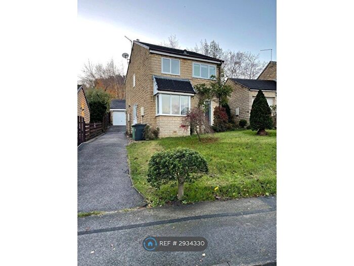 3 Bedroom Detached House To Rent In Longlands Bank, Thongsbridge, Holmfirth, HD9