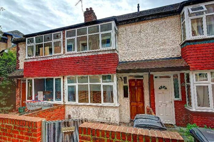 4 Bedroom Terraced House To Rent In Oaklea Passage, KT1