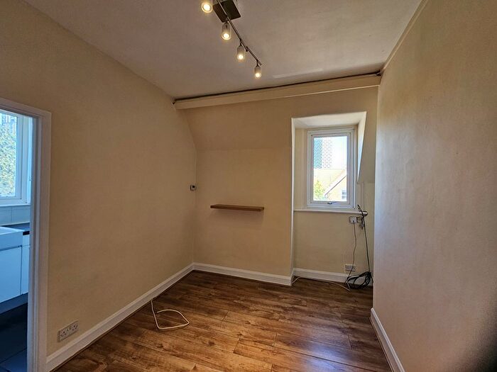 1 Bedroom Flat To Rent In Chatsworth Road, Croydon, Surrey., CR0