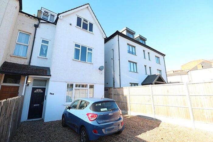 1 Bedroom Flat For Sale In Haydons Road, London, SW19