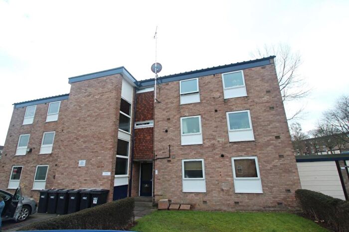 2 Bedroom Flat To Rent In Hampsthwaite Road, Harrogate, North Yorkshire, HG1