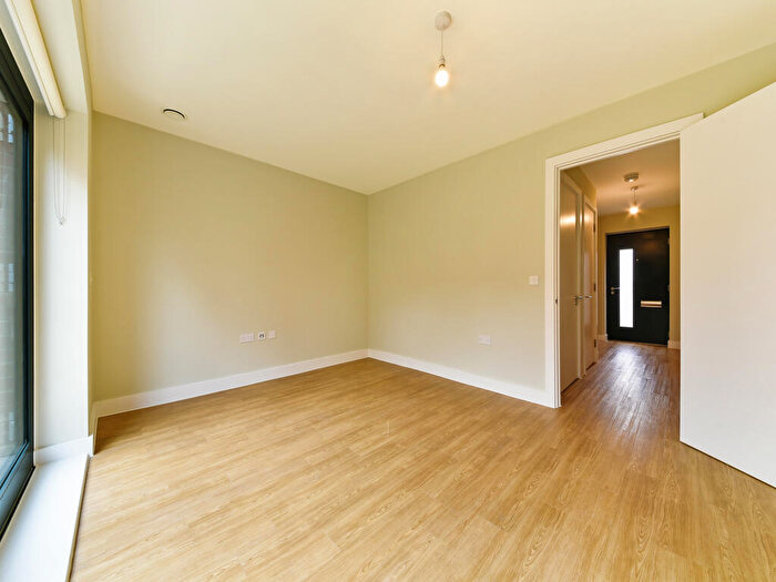 3 Bedroom House To Rent In Weavers Yard, Newbury Newbury, RG14