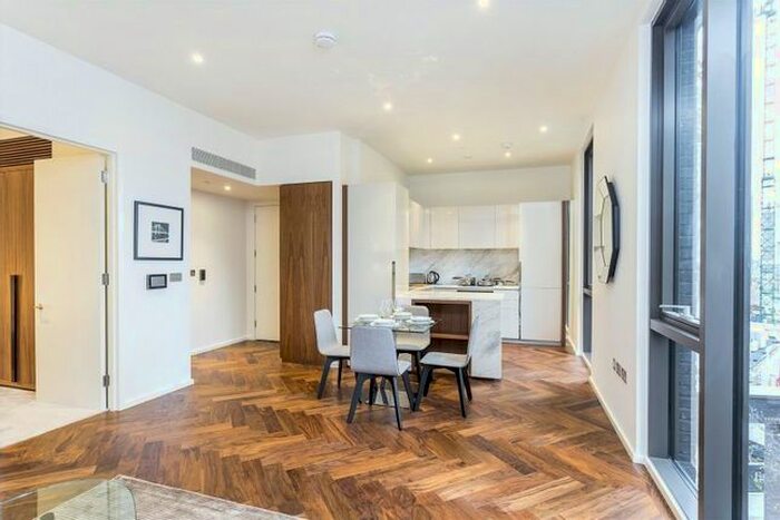 1 Bedroom Flat For Sale In Ambassador Building, Embassy Gardens, SW11