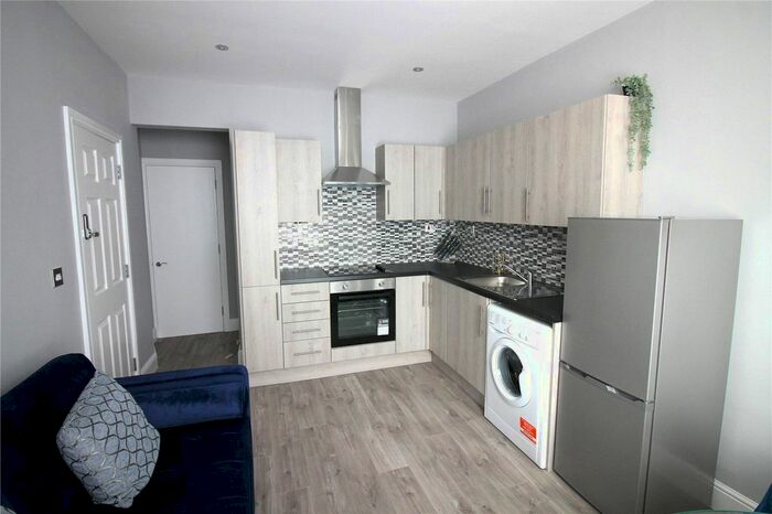 2 Bedroom Flat To Rent In Felix Road, London, W13