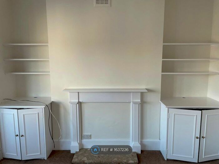 2 Bedroom Flat To Rent In Normanhurst, London, SW6