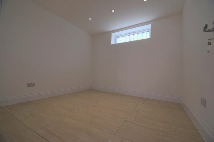 1 Bedroom Flat To Rent In Little Heath, Chadwell Heath, Romford, RM6