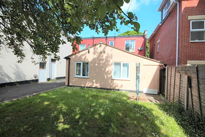 1 Bedroom Flat To Rent In Holdenhurst Road, Bournemouth, BH8