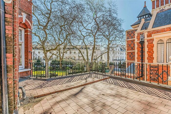 1 Bedroom Flat To Rent In Egerton Gardens, London, SW3