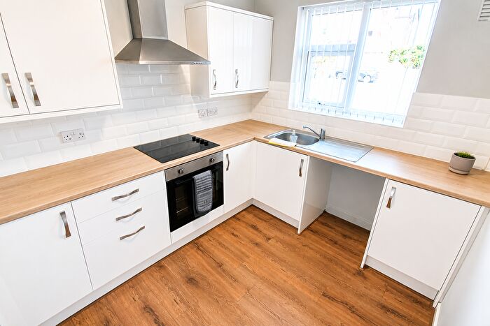 2 Bedroom Flat To Rent In Heath Road, Runcorn, WA7