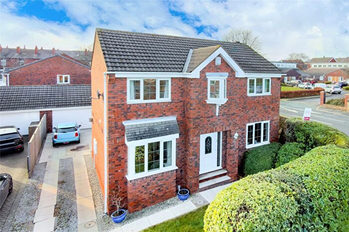 4 Bedroom Detached House For Sale In Arthington Close, Tingley, Wakefield, West Yorkshire, WF3