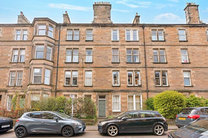 1 Bedroom Flat For Sale In Comiston Gardens, Edinburgh, EH10