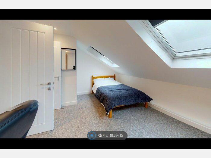 7 Bedroom Terraced House To Rent In Hudson Road, Southsea, PO5