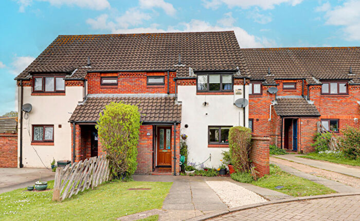 3 Bedroom Semi Detached House For Sale In Buttermere Close, St Albans, AL1