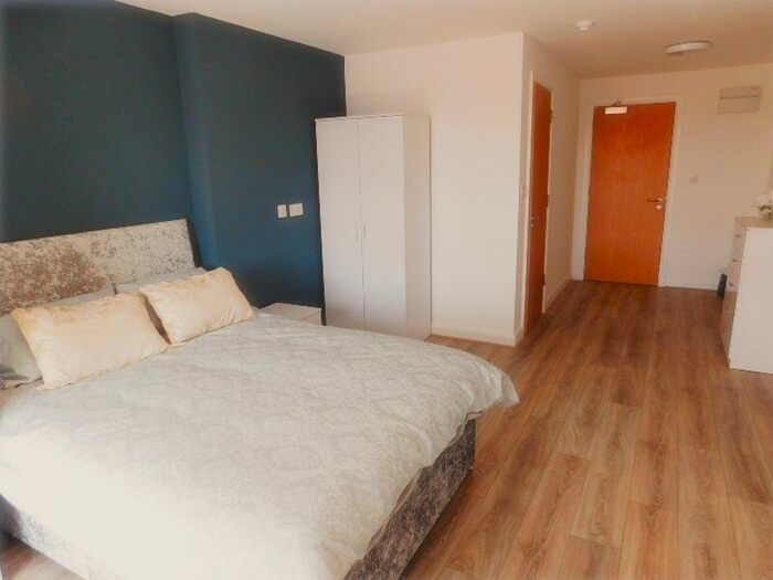 Flat To Rent In Fox Street, Liverpool City Centre - Electric And Water Included, L3