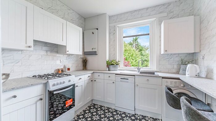 2 Bedroom Flat For Sale In Glanderston Drive, Knightswood, Glasgow, G13