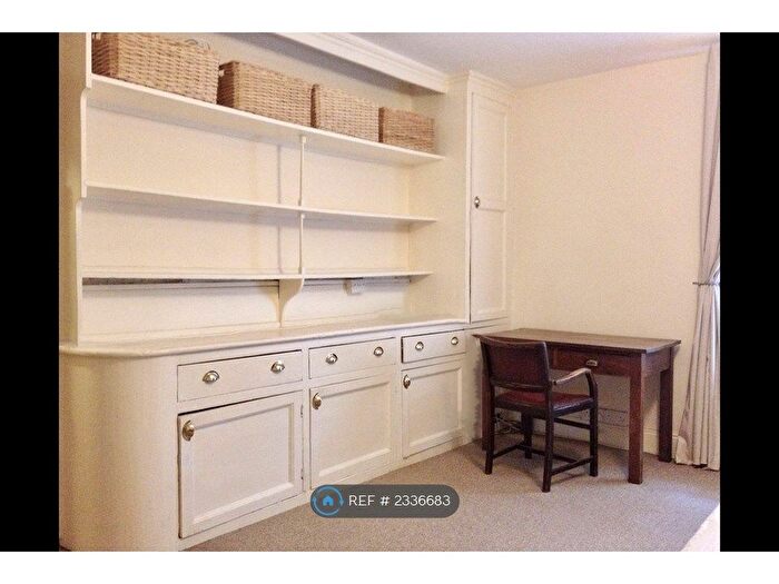 3 Bedroom Flat To Rent In Student, Bristol, BS8