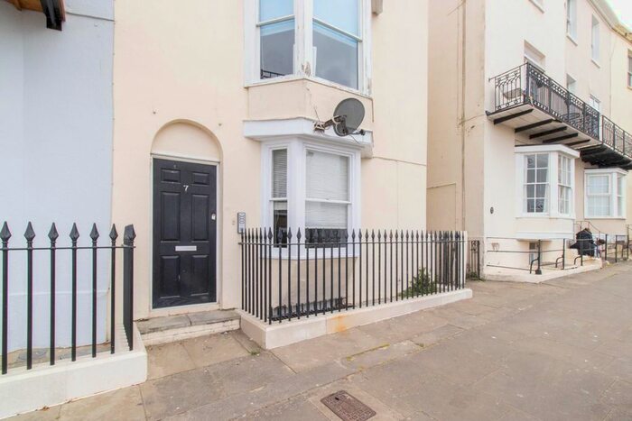 3 Bedroom Maisonette To Rent In Albert Terrace, Margate, CT9