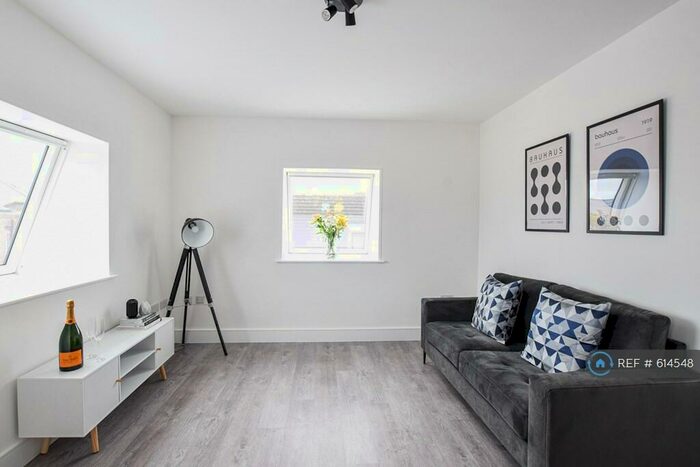 1 Bedroom Flat To Rent In Lea House, Sandbach, CW11