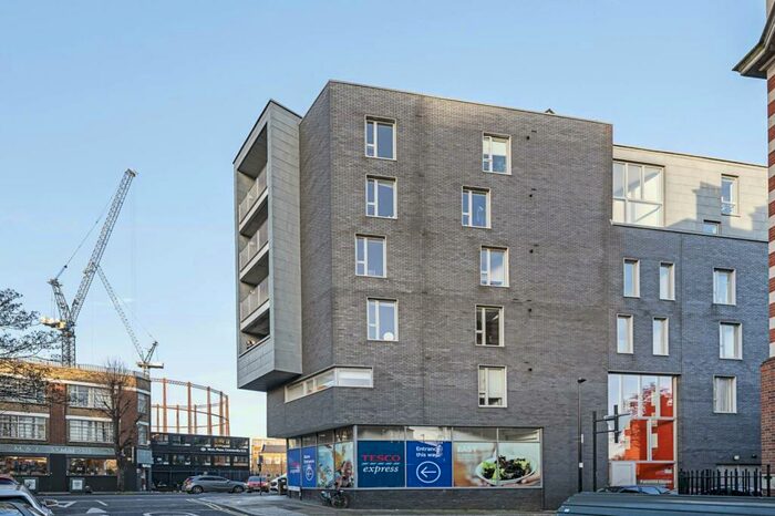 2 Bedroom Flat To Rent In Cambridge Crescent, Bethnal Green, London, E2