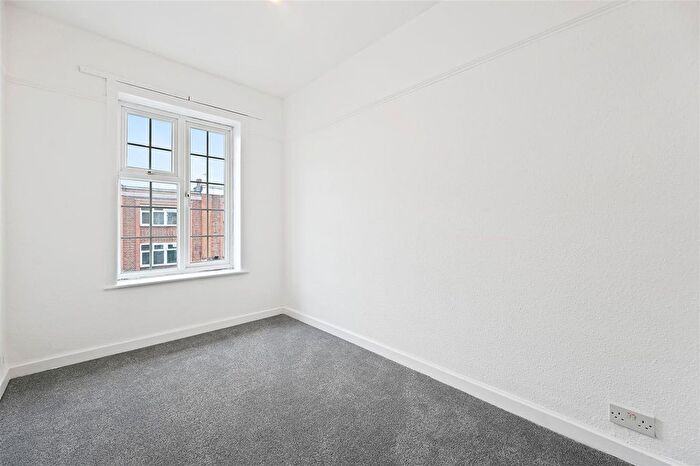 2 Bedroom Flat To Rent In Sheaveshill Avenue, London, NW9