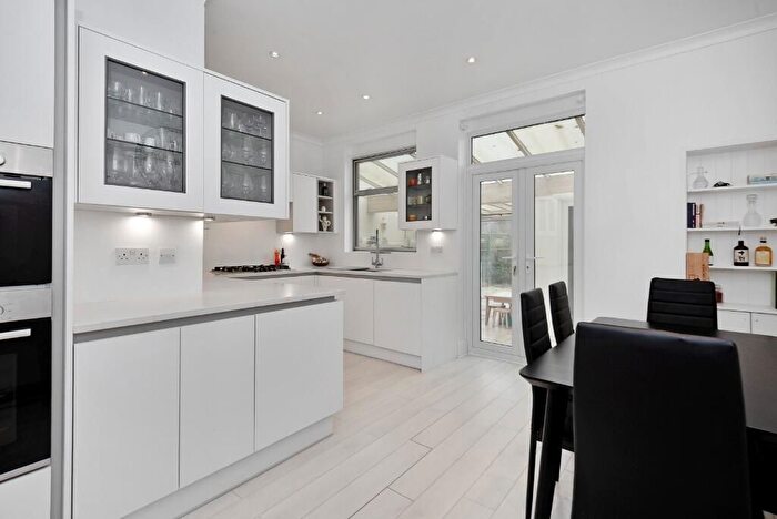 3 Bedroom Terraced House For Sale In Silverleigh Road, Thornton Heath, CR7