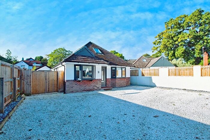 4 Bedroom Detached House For Sale In Vernalls Close, Bournemouth, BH10