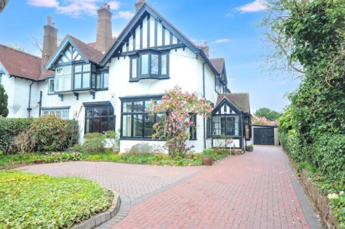 4 Bedroom Semi Detached House For Sale In Barlaston Old Road, Trentham, Stoke-On-Trent, ST4